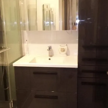 Vue Exceptionnelle Sur Le Homestay Creteil